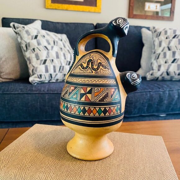 Handmade Peruvian Terracotta Bridge-Handled Jug – Ayacucho Folk Art Nazca Style - Picture 6 of 6